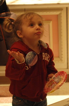 Eva eats a Lollipop